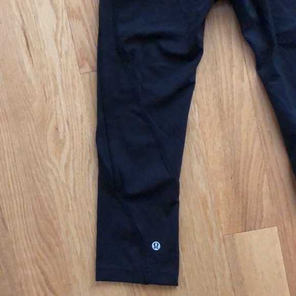 Lululemon Crop Pant - Picture 4 of 5